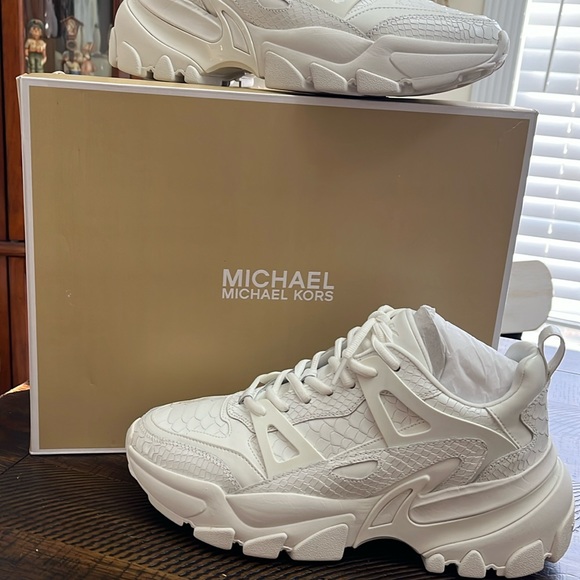 Michael KORS Leather Sneakers NIB - Picture 1 of 9